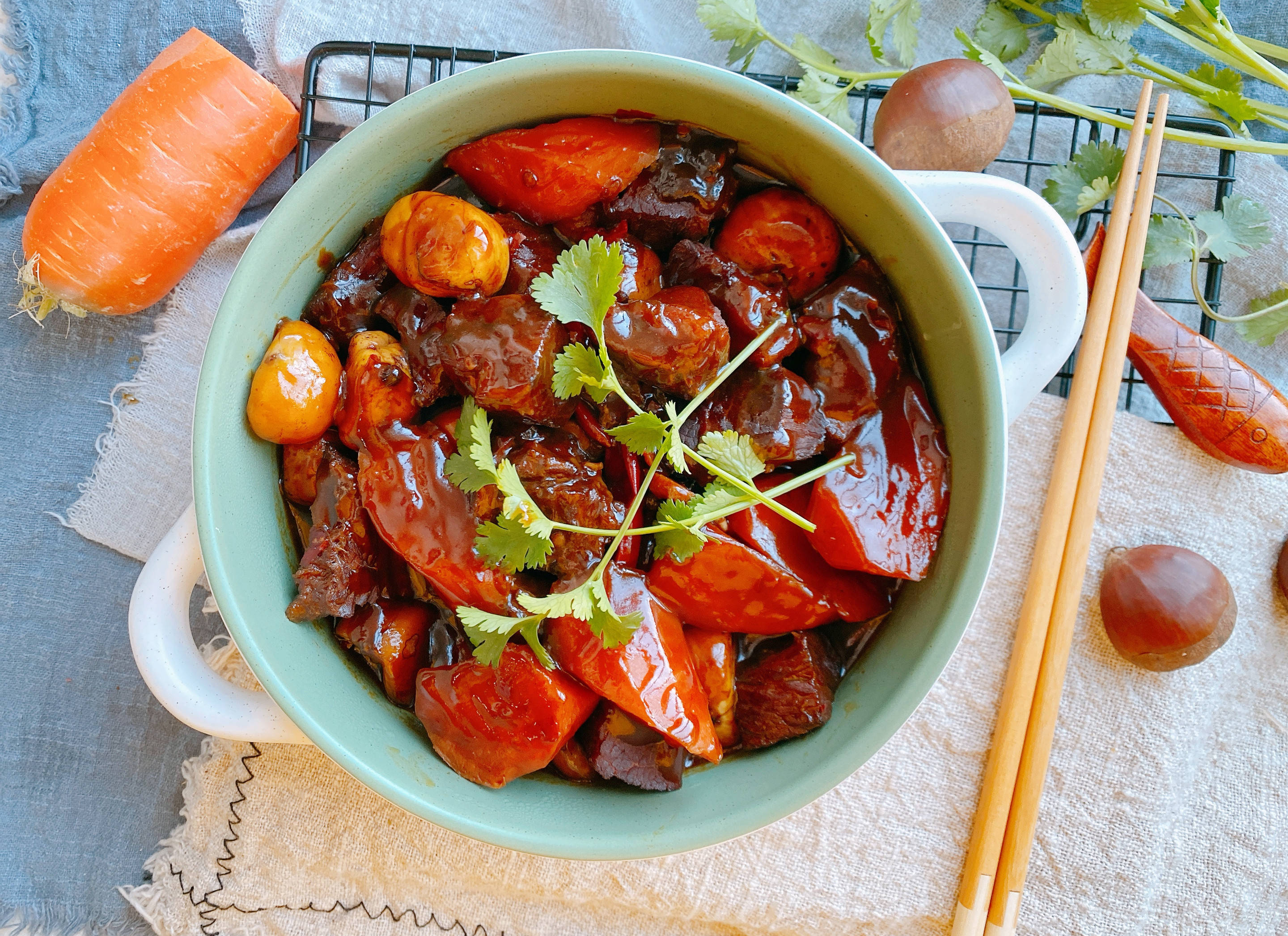 红烧牛肉：一道充满诱惑力的美食-美味的中国